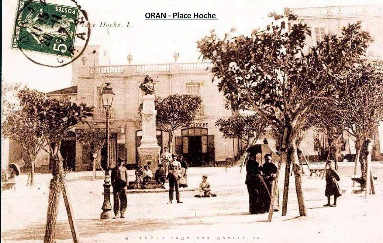 658- Oran - Place Hoche.jpg